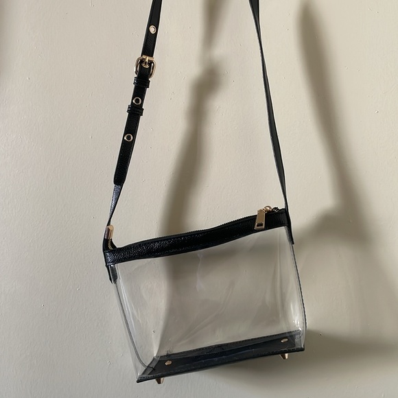 Clear crossbody purse with zipper. - Picture 4 of 4